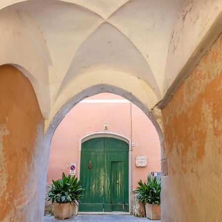 La Corte Sconta Finalborgo ฟีนาเลลีกูเร ภายนอก รูปภาพ